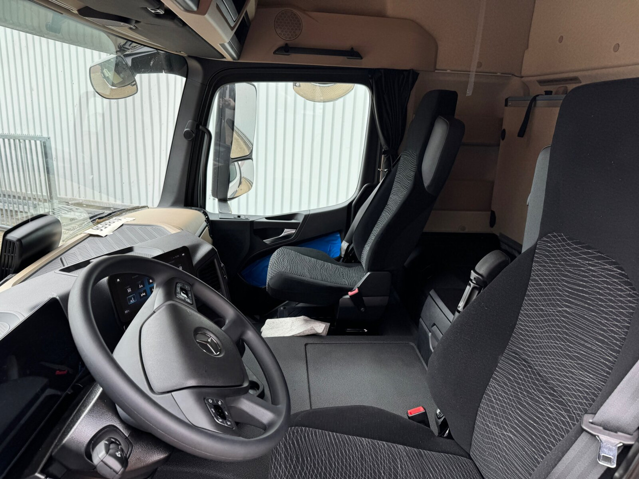 Mercedes-Benz Actros 2545 L 6x2 Actros 2545 L 6x2, Lenk-/Liftachse, StreamSpace, MultimediaCockpit - Camion ampliroll: photos 2 Mercedes-Benz Actros 2545 L 6x2 Actros 2545 L 6x2, Lenk-/Liftachse, StreamSpace, MultimediaCockpit - Camion ampliroll: photos 2