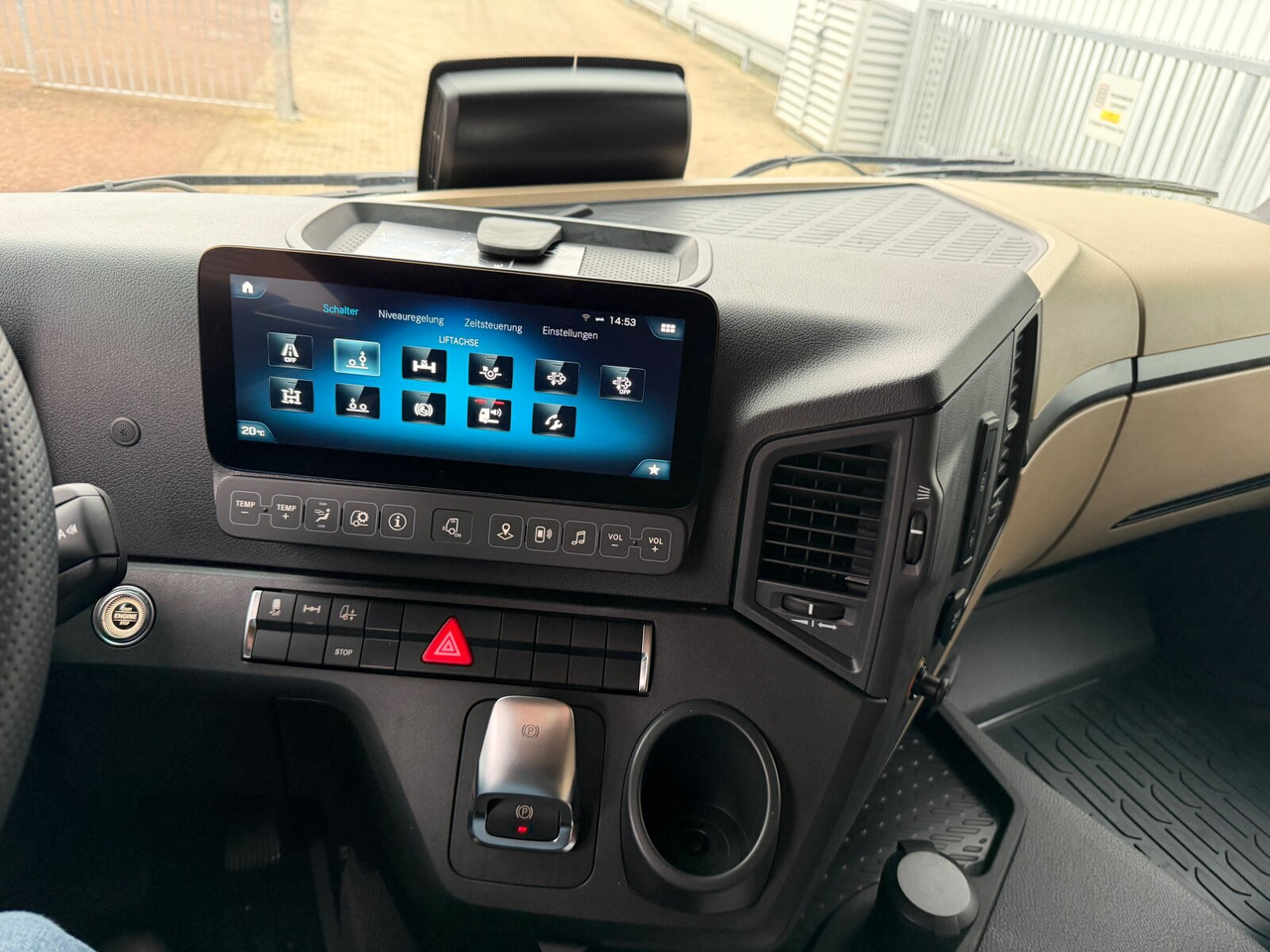 Mercedes-Benz Actros 2546 L 6x2 Actros 2546 L 6x2, Retarder, Lenk-/Liftachse, MultimediaCockpit, StreamSpace - Châssis cabine: photos 3 Mercedes-Benz Actros 2546 L 6x2 Actros 2546 L 6x2, Retarder, Lenk-/Liftachse, MultimediaCockpit, StreamSpace - Châssis cabine: photos 3