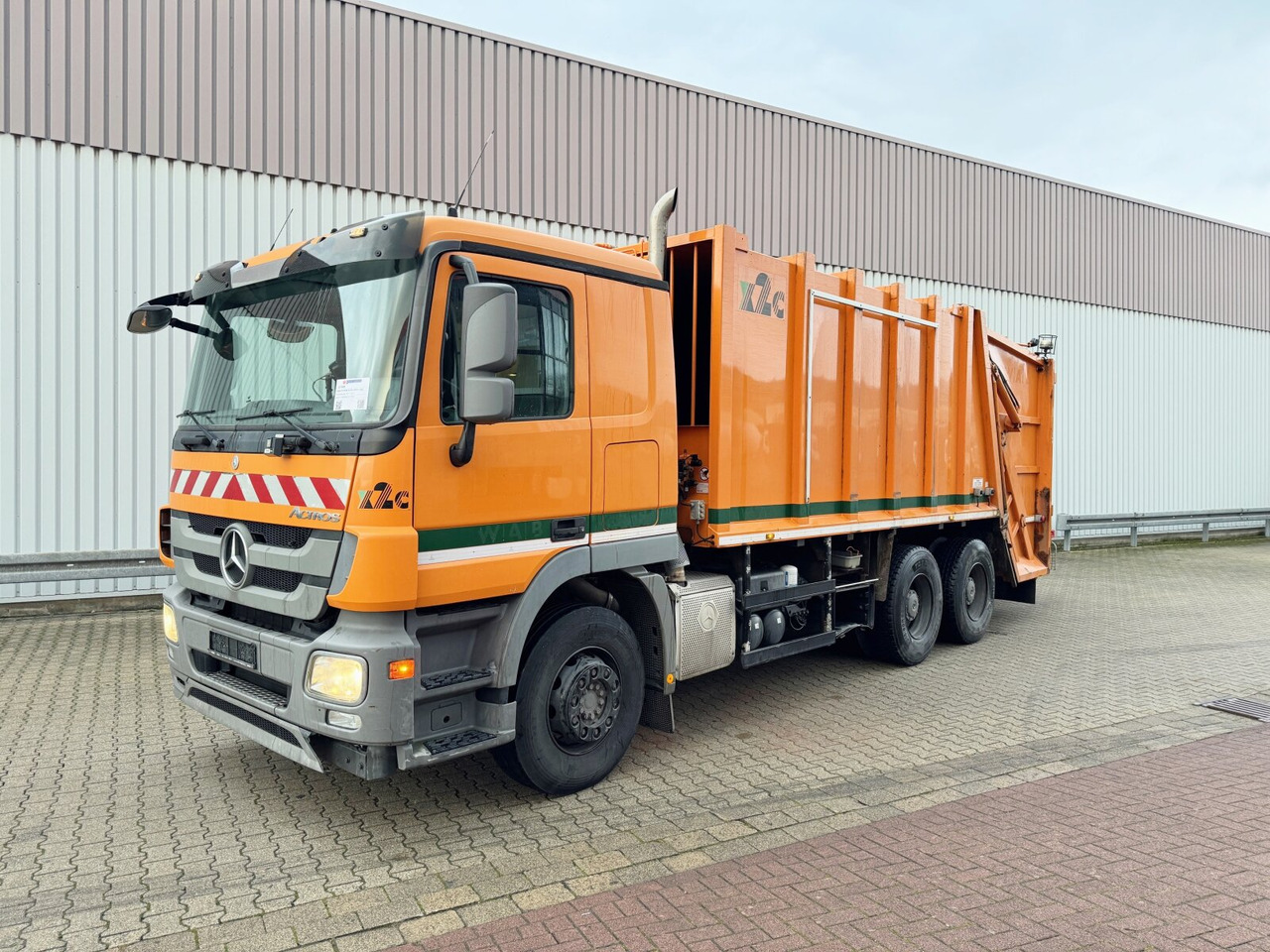 Mercedes-Benz Actros 2641/48 L 6x4 Actros 2641/48 L 6x4, Haller M21X2C, Zöller Schüttung - Benne à ordures ménagères: photos 1 Mercedes-Benz Actros 2641/48 L 6x4 Actros 2641/48 L 6x4, Haller M21X2C, Zöller Schüttung - Benne à ordures ménagères: photos 1