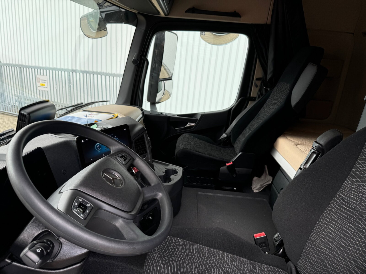 Mercedes-Benz Actros 2645 L 6x4 Actros 2645 L 6x4, MultimediaCockpit, Motorabtrieb, Funk - Camion ampliroll: photos 3 Mercedes-Benz Actros 2645 L 6x4 Actros 2645 L 6x4, MultimediaCockpit, Motorabtrieb, Funk - Camion ampliroll: photos 3
