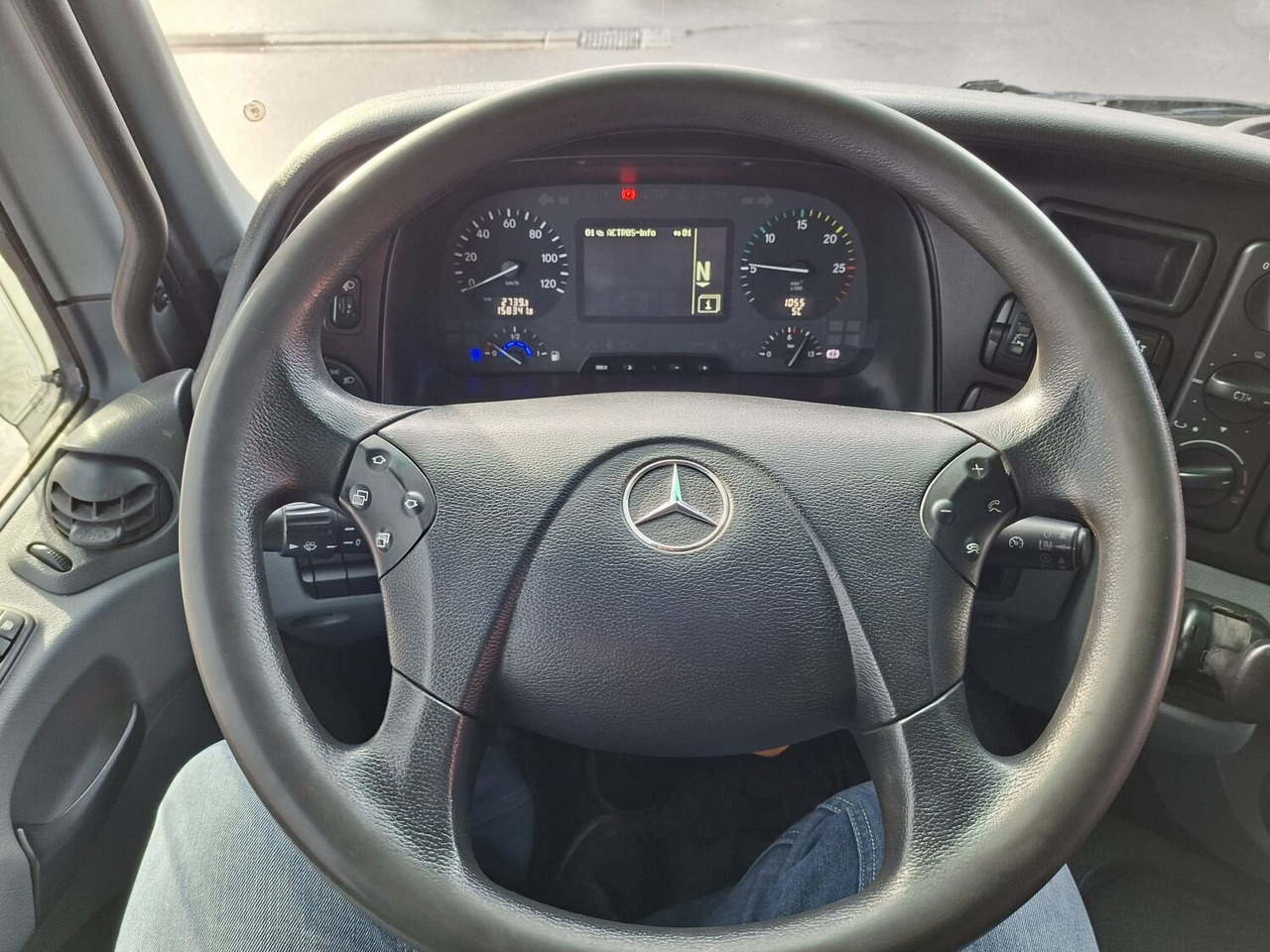 Mercedes-Benz Actros 4146 K 8x4/4 Actros 4146 K 8x4/4, Retarder, Kran Hiab XS 477 E-7 HiPro, Bj. 2010, Flyjib, Seilwinde, Funk - Camion ampliroll, Camion grue: photos 4 Mercedes-Benz Actros 4146 K 8x4/4 Actros 4146 K 8x4/4, Retarder, Kran Hiab XS 477 E-7 HiPro, Bj. 2010, Flyjib, Seilwinde, Funk - Camion ampliroll, Camion grue: photos 4