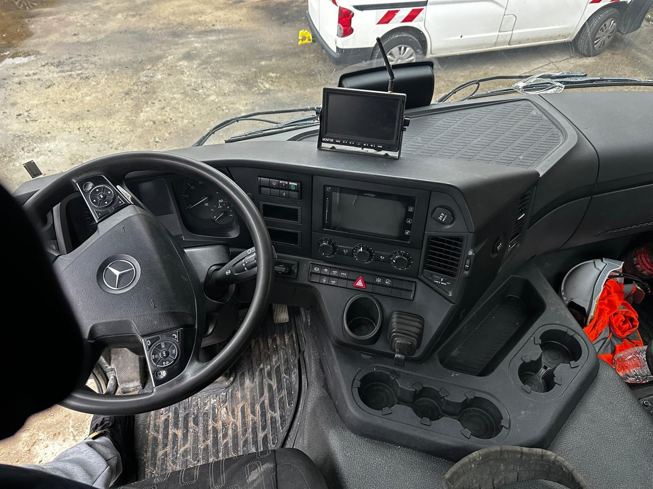 Mercedes-Benz Arocs 1830 K 4x2 Arocs 1830 K 4x2, Betonpumpe Schwing S 20, Funk - Camion pompe: photos 3 Mercedes-Benz Arocs 1830 K 4x2 Arocs 1830 K 4x2, Betonpumpe Schwing S 20, Funk - Camion pompe: photos 3