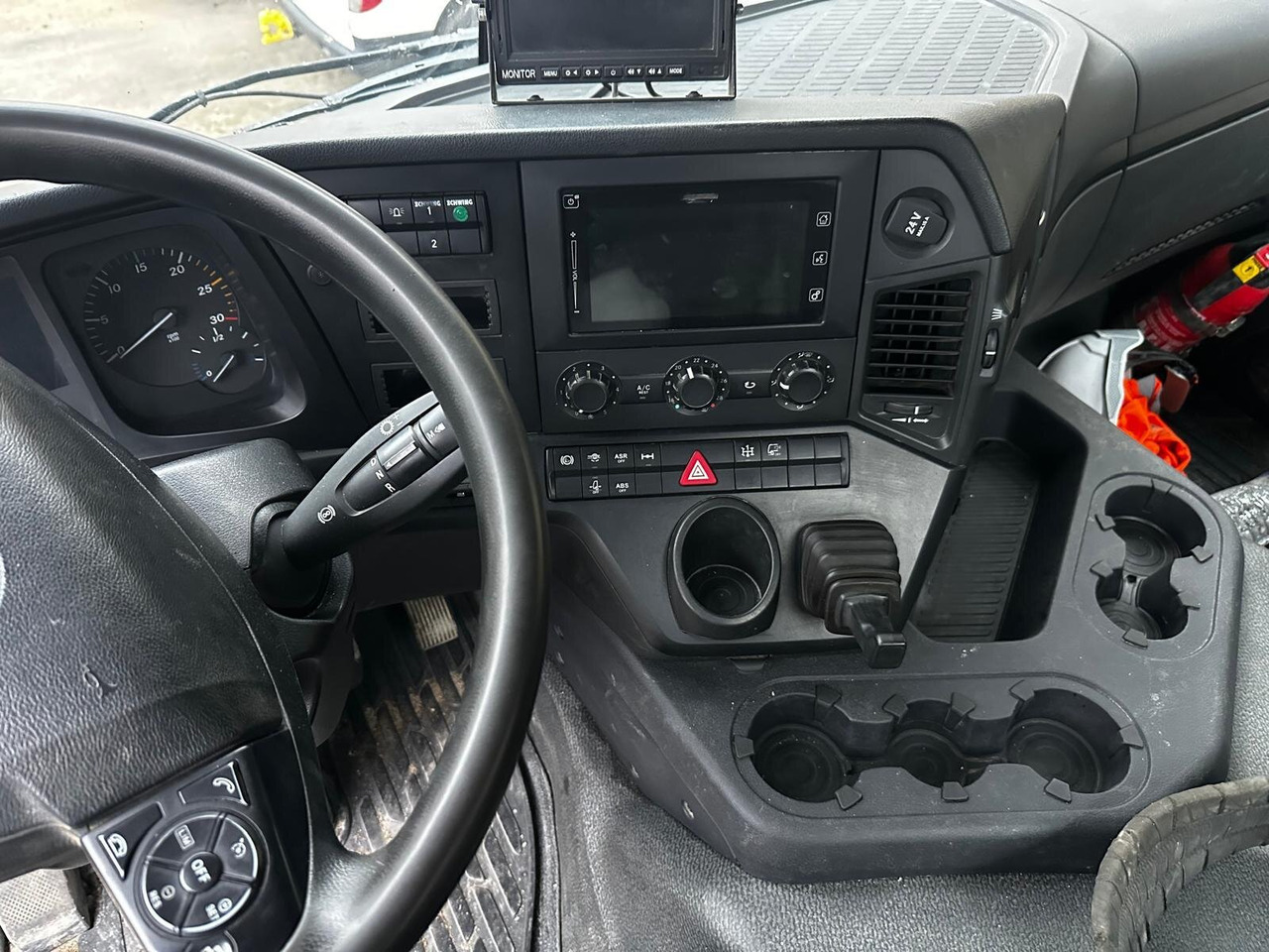 Mercedes-Benz Arocs 1830 K 4x2 Arocs 1830 K 4x2, Betonpumpe Schwing S 20, Funk - Camion pompe: photos 2 Mercedes-Benz Arocs 1830 K 4x2 Arocs 1830 K 4x2, Betonpumpe Schwing S 20, Funk - Camion pompe: photos 2