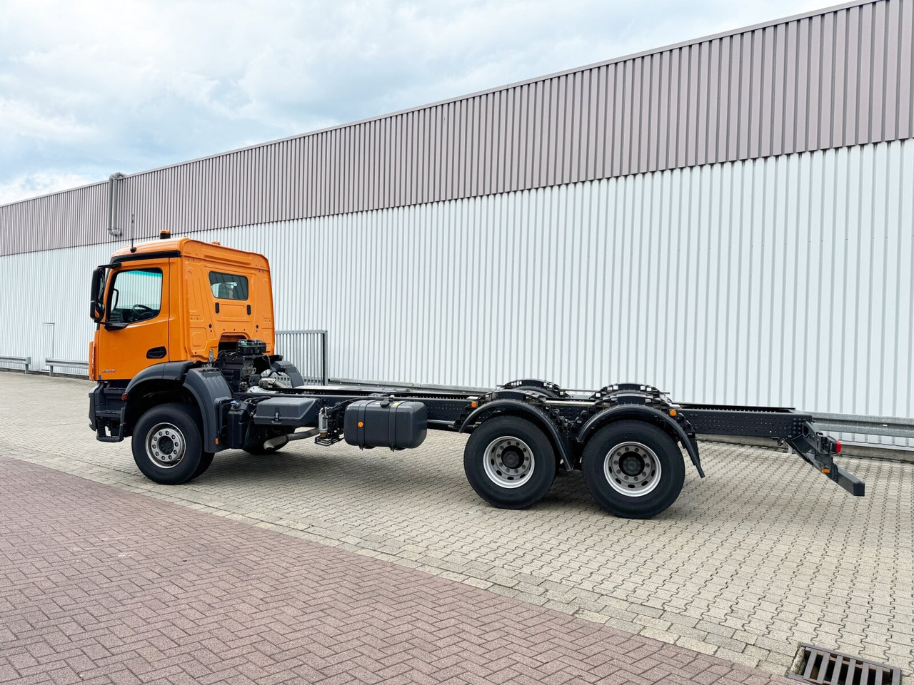 Mercedes-Benz Arocs 2633 6x4, Automatik, 2x Nebenantrieb Arocs 2633 6x4, 2x Nebenantrieb - Châssis cabine: photos 2 Mercedes-Benz Arocs 2633 6x4, Automatik, 2x Nebenantrieb Arocs 2633 6x4, 2x Nebenantrieb - Châssis cabine: photos 2