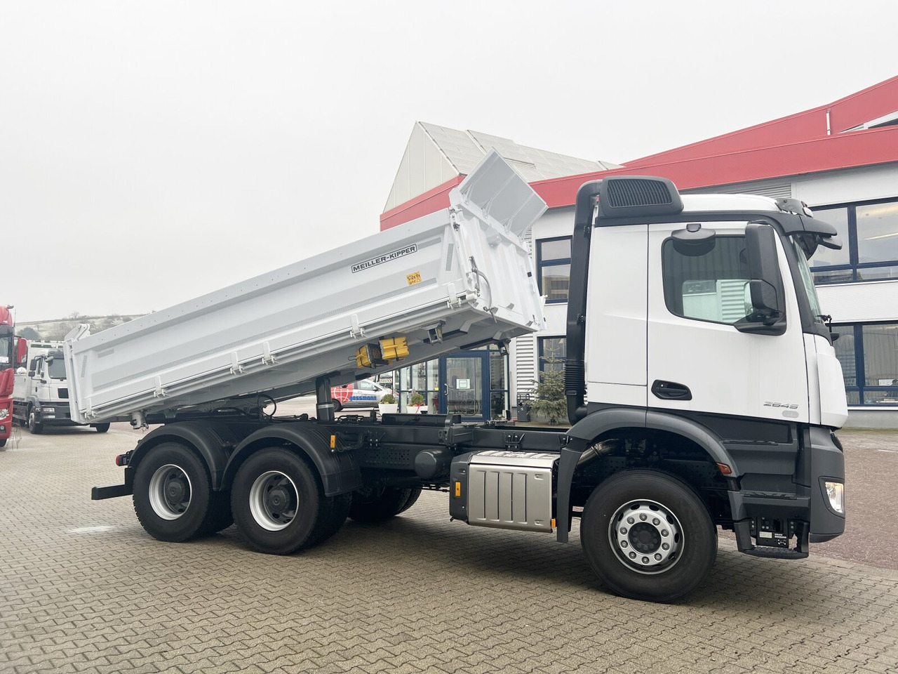 Camion benne neuf Mercedes-Benz Arocs 2645 K 6x4 Arocs 2645 K 6x4, MultimediaCockpit, Bordmatik links: photos 9