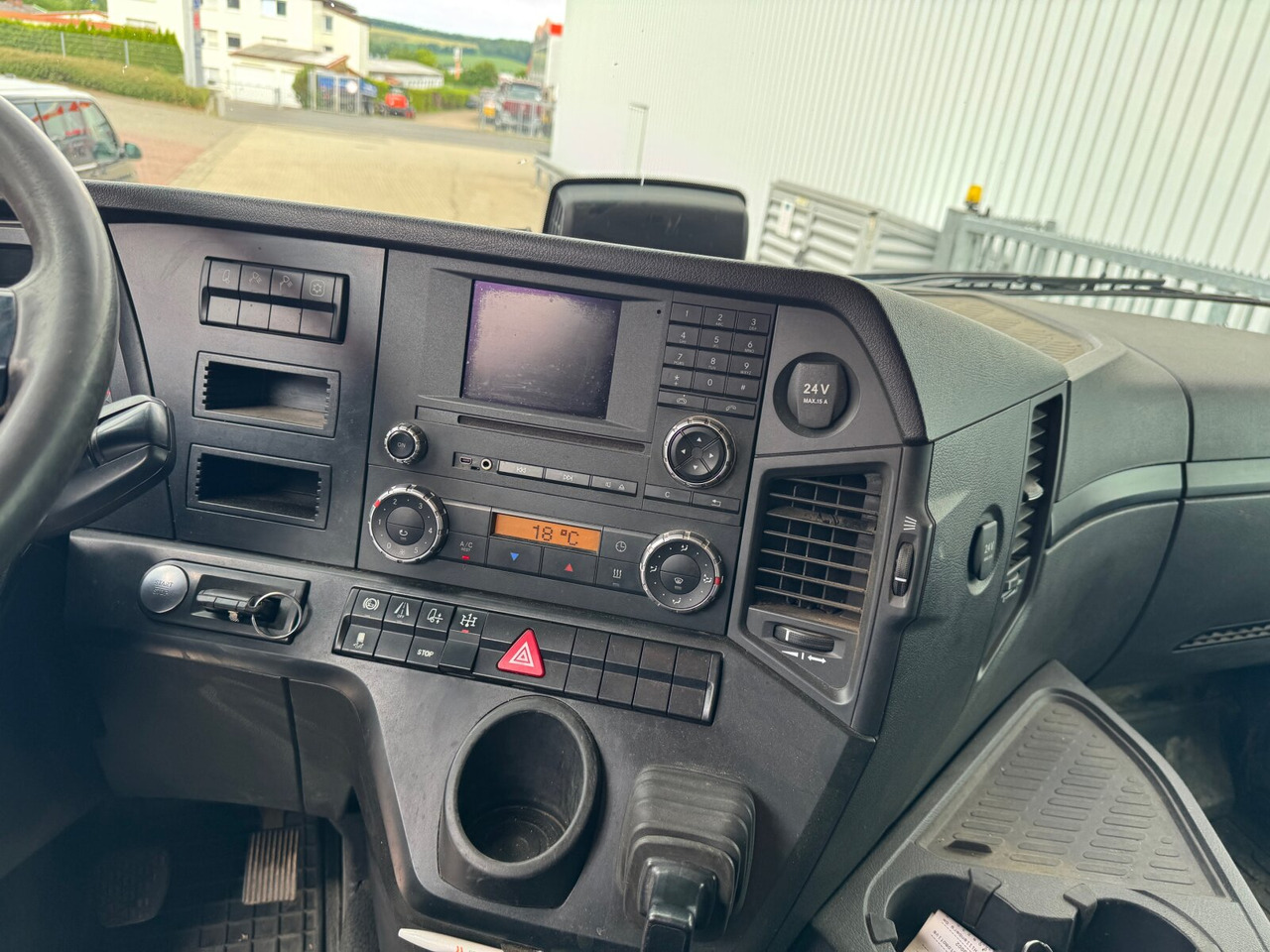 Mercedes-Benz Arocs 2651 L 6x4 Arocs 2651 L 6x4, Retarder, StreamSpace - Châssis cabine: photos 2 Mercedes-Benz Arocs 2651 L 6x4 Arocs 2651 L 6x4, Retarder, StreamSpace - Châssis cabine: photos 2