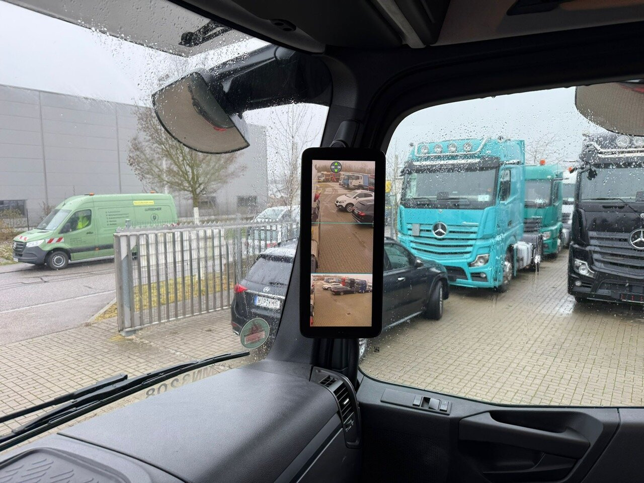 Mercedes-Benz Arocs 3243 B 8x4/4 Arocs 3243 B 8x4/4, MirrorCam, MultimediaCockpit, Navi, Betonmischer Intermix ca. 9m³ - Camion malaxeur: photos 3 Mercedes-Benz Arocs 3243 B 8x4/4 Arocs 3243 B 8x4/4, MirrorCam, MultimediaCockpit, Navi, Betonmischer Intermix ca. 9m³ - Camion malaxeur: photos 3