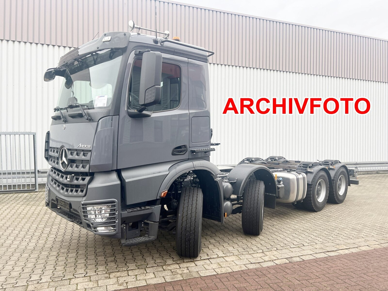 Mercedes-Benz Arocs 3253 L 8x4/4 Arocs 3253 L 8x4/4, MultimediaCockpit, Navi, Motorabtrieb - Châssis cabine: photos 1 Mercedes-Benz Arocs 3253 L 8x4/4 Arocs 3253 L 8x4/4, MultimediaCockpit, Navi, Motorabtrieb - Châssis cabine: photos 1