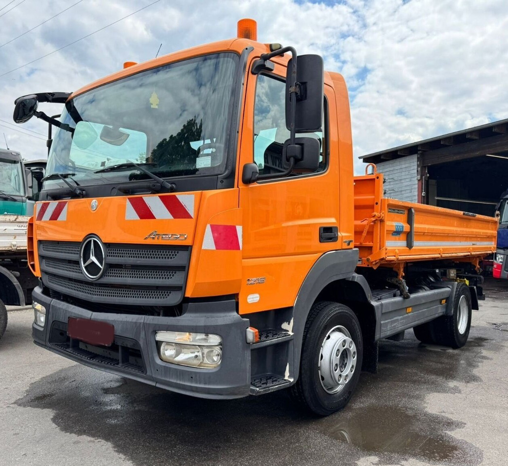 Mercedes-Benz Atego 1218/21 K 4x2 Atego 1218/21 K 4x2, AHK - Camion benne: photos 1 Mercedes-Benz Atego 1218/21 K 4x2 Atego 1218/21 K 4x2, AHK - Camion benne: photos 1
