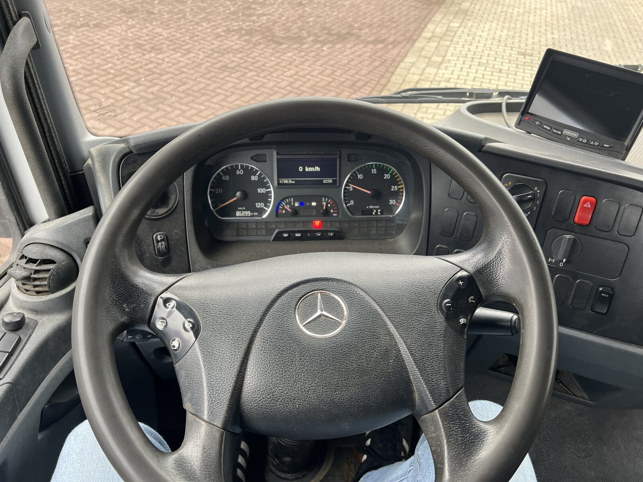 Mercedes-Benz Atego 1222 K 4x2 Atego 1222 K 4x2, 2x AHK - Camion benne: photos 3 Mercedes-Benz Atego 1222 K 4x2 Atego 1222 K 4x2, 2x AHK - Camion benne: photos 3