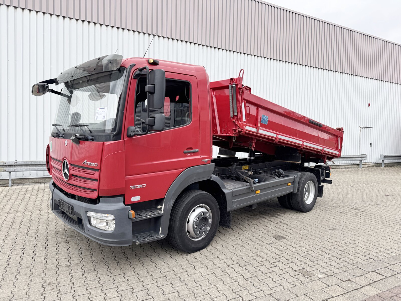Mercedes-Benz Atego 1530 K 4x2 Atego 1530 K 4x2, 2x AHK - Camion benne: photos 1 Mercedes-Benz Atego 1530 K 4x2 Atego 1530 K 4x2, 2x AHK - Camion benne: photos 1