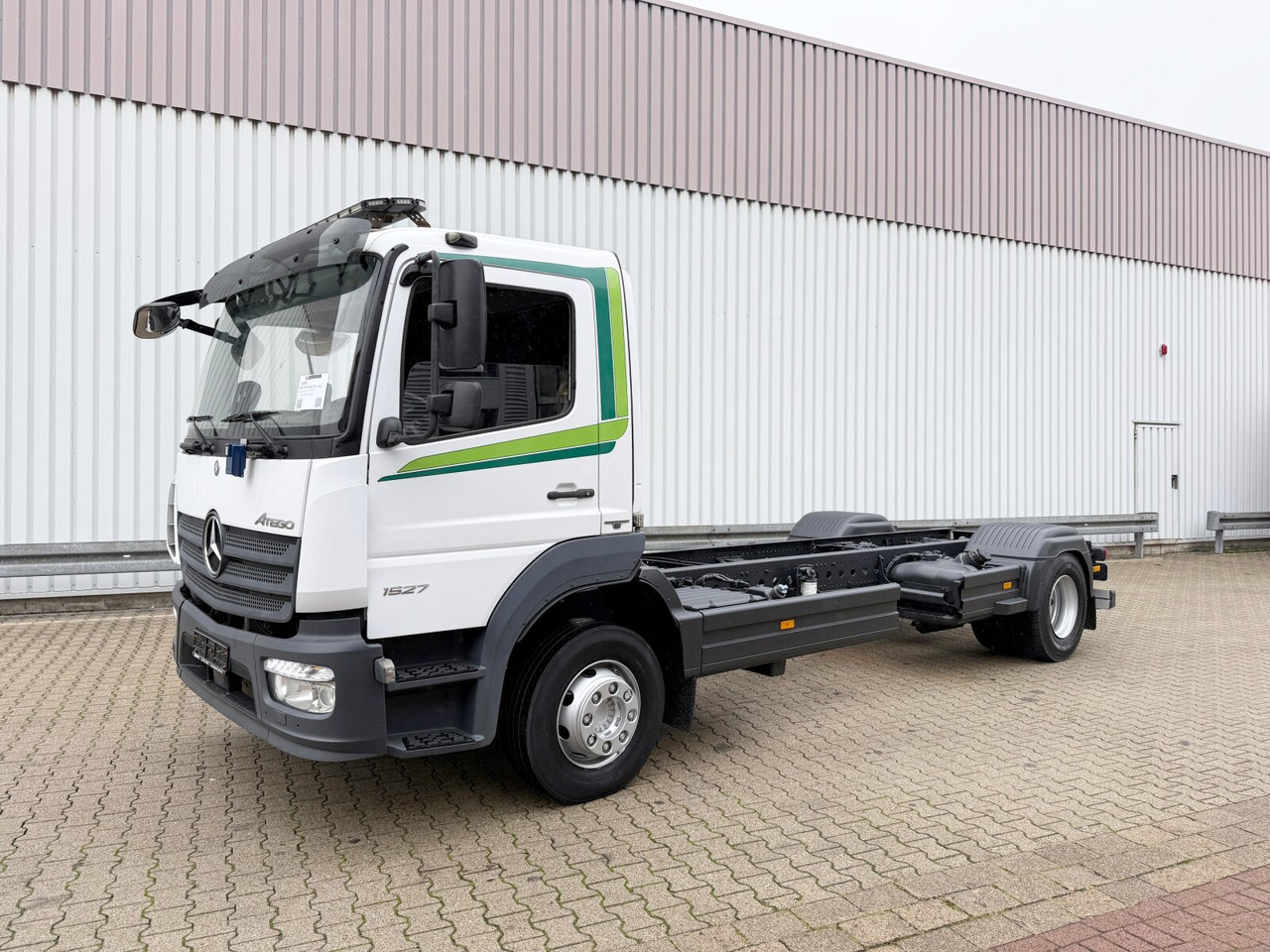 Mercedes-Benz Atego 1627 L 4x2 Atego 1627 L 4x2, 6-Zylinder, Motorabtrieb - Châssis cabine: photos 1 Mercedes-Benz Atego 1627 L 4x2 Atego 1627 L 4x2, 6-Zylinder, Motorabtrieb - Châssis cabine: photos 1