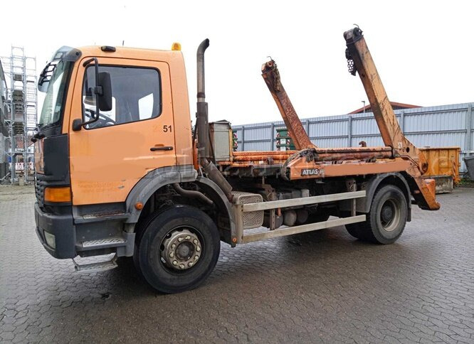 Mercedes-Benz Atego 1828 K 4x2 Atego 1828 K 4x2 - Camion multibenne: photos 1 Mercedes-Benz Atego 1828 K 4x2 Atego 1828 K 4x2 - Camion multibenne: photos 1
