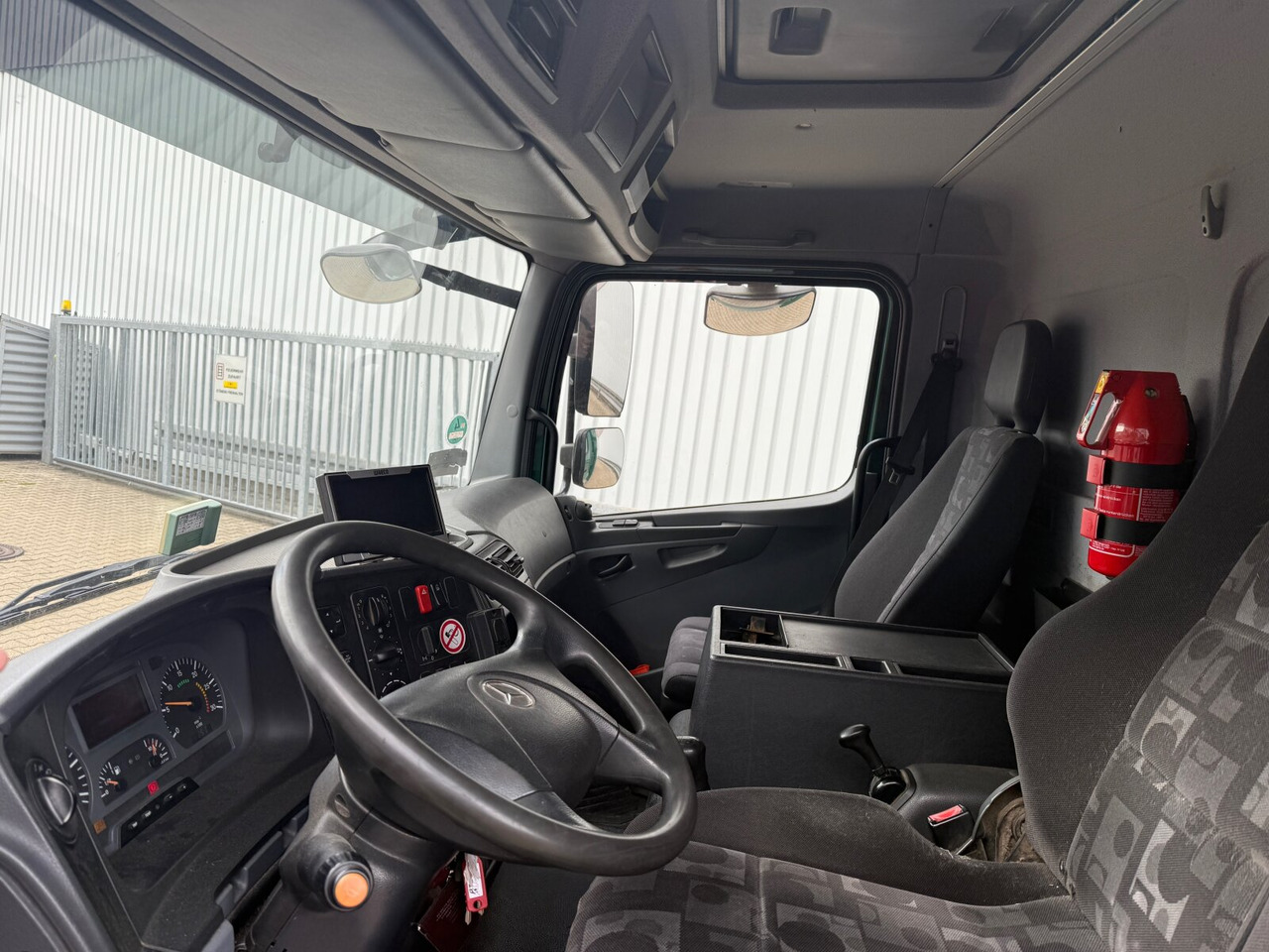 Mercedes-Benz Atego 818 L 4x2 Atego 818 L 4x2, Getränkekoffer, 2x AHK - Camion fourgon: photos 3 Mercedes-Benz Atego 818 L 4x2 Atego 818 L 4x2, Getränkekoffer, 2x AHK - Camion fourgon: photos 3