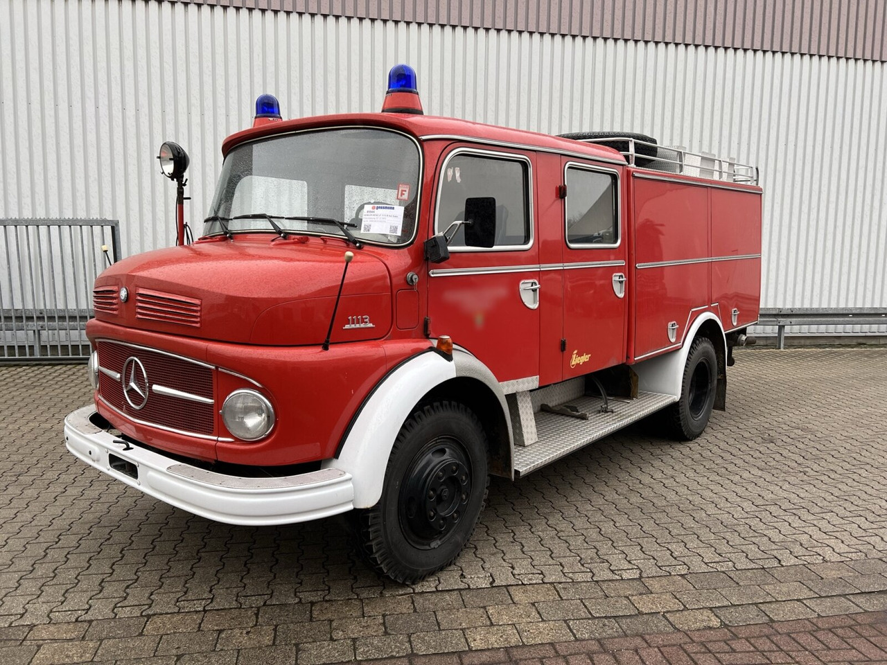 Mercedes-Benz LF 1113 B 4x2 Doka LF 1113 B 4x2 Doka, TLF 16/25 - Camion de pompier: photos 1 Mercedes-Benz LF 1113 B 4x2 Doka LF 1113 B 4x2 Doka, TLF 16/25 - Camion de pompier: photos 1
