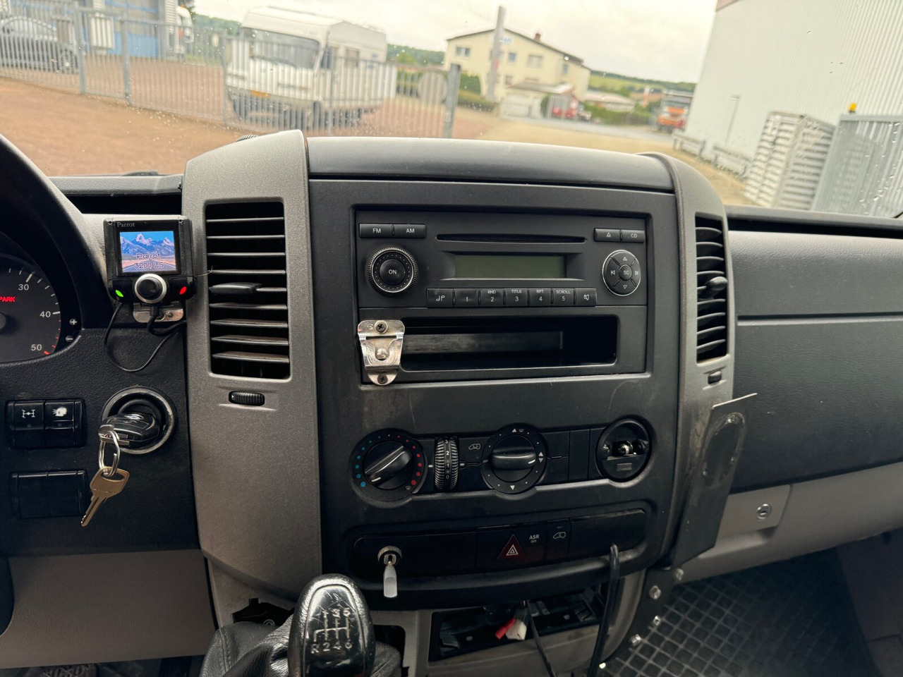 Mercedes-Benz Sprinter 313 CDI 4x4 Doka Sprinter 313 CDI 4x4 Doka, Kipper, AT-Motor! - Utilitaire plateau, Utilitaire double cabine: photos 3 Mercedes-Benz Sprinter 313 CDI 4x4 Doka Sprinter 313 CDI 4x4 Doka, Kipper, AT-Motor! - Utilitaire plateau, Utilitaire double cabine: photos 3