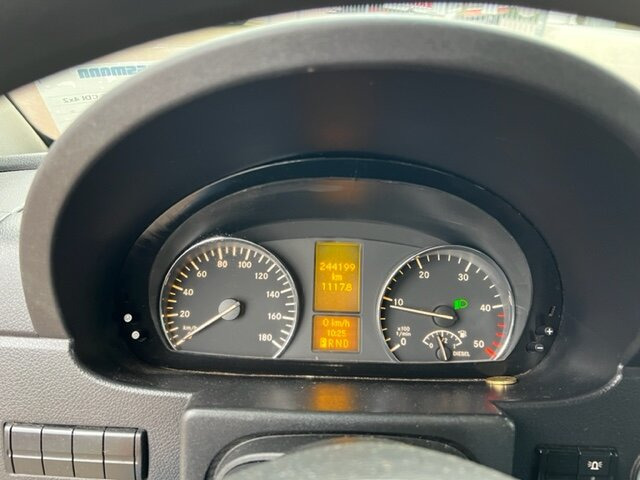 Mercedes-Benz Sprinter 515 CDI 4x2 Sprinter 515 CDI 4x2 - Fourgon utilitaire: photos 5 Mercedes-Benz Sprinter 515 CDI 4x2 Sprinter 515 CDI 4x2 - Fourgon utilitaire: photos 5
