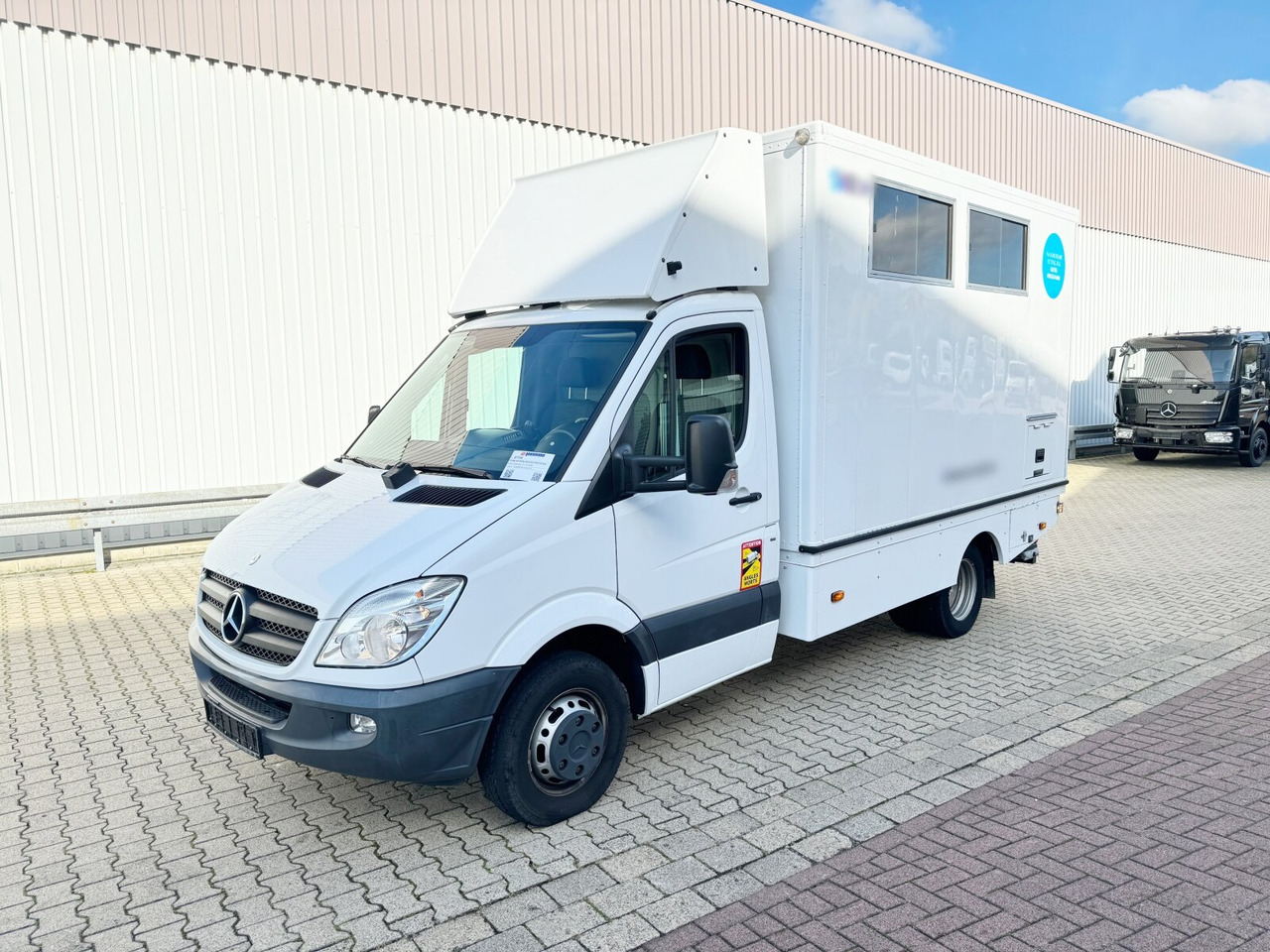Mercedes-Benz Sprinter 516 CDI 4x2 Sprinter 516 CDI 4x2, Übertragungsfahrzeug - Camion fourgon: photos 1 Mercedes-Benz Sprinter 516 CDI 4x2 Sprinter 516 CDI 4x2, Übertragungsfahrzeug - Camion fourgon: photos 1