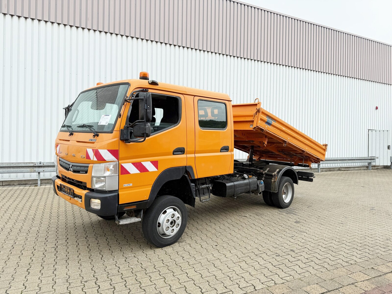 Mitsubishi Fuso 6C18D 4x4 Doka Fuso 6C18D 4x4 Doka - Camion benne: photos 1 Mitsubishi Fuso 6C18D 4x4 Doka Fuso 6C18D 4x4 Doka - Camion benne: photos 1