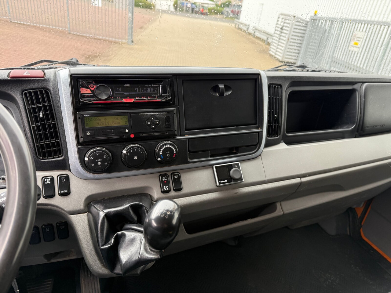 Mitsubishi Fuso 6C18D 4x4 Doka Fuso 6C18D 4x4 Doka - Camion benne: photos 4 Mitsubishi Fuso 6C18D 4x4 Doka Fuso 6C18D 4x4 Doka - Camion benne: photos 4