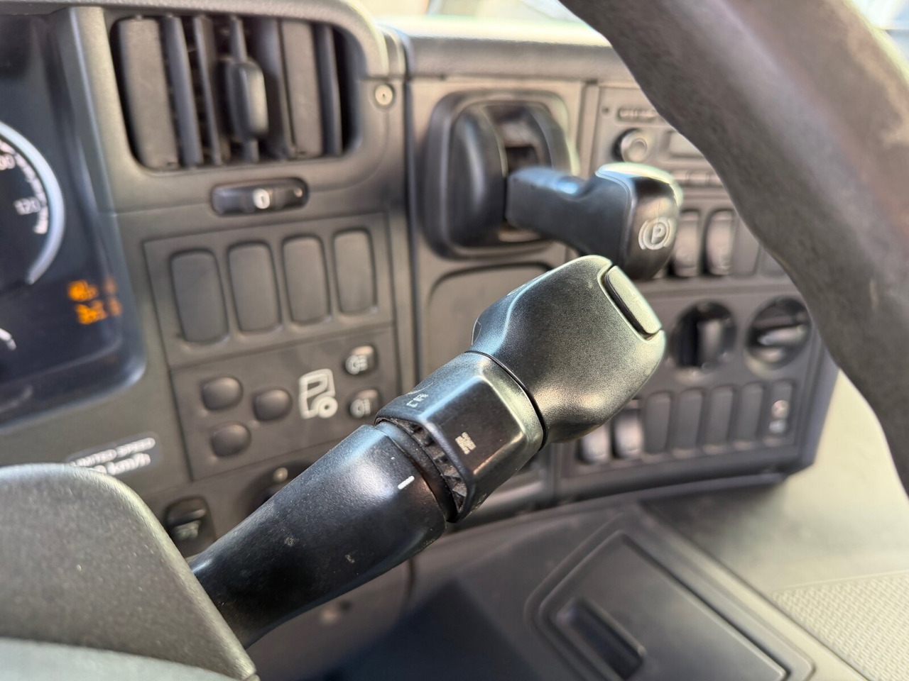 Camion multibenne Scania P 320/400 6x2-4 P 320/400 6x2-4, Lenk-/Liftachse, Tele-Absetzanlage, Funk: photos 6