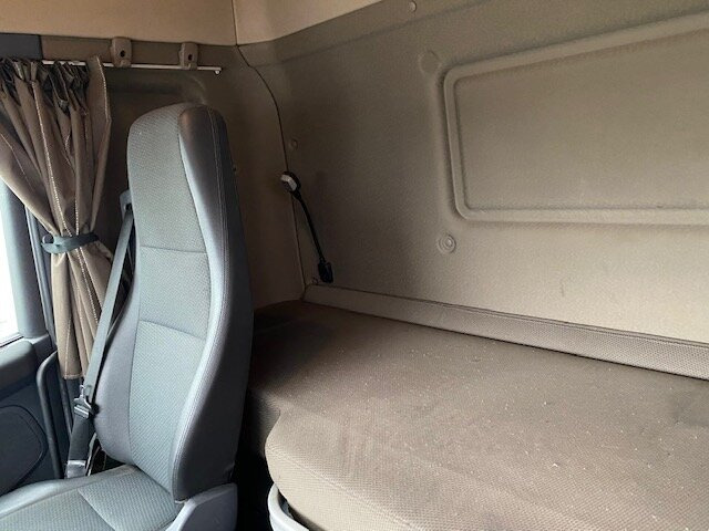 Camion fourgon Scania R450 LB 6x2-4 R450 LB 6x2-4 Getränkekoffer, Retarder, Lift-/Lenkachse, Stapleraufnahme: photos 5 Camion fourgon Scania R450 LB 6x2-4 R450 LB 6x2-4 Getränkekoffer, Retarder, Lift-/Lenkachse, Stapleraufnahme: photos 5