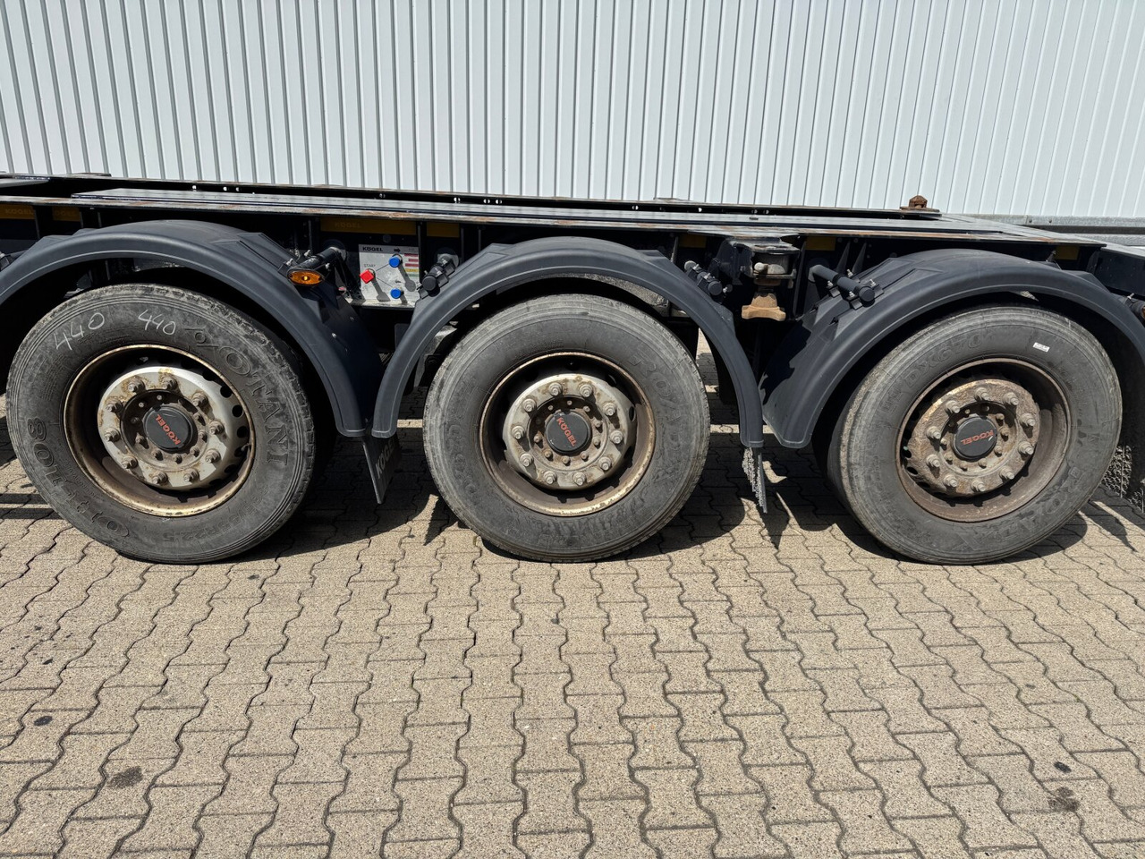 Kögel Port 45 Simplex Container-Chassis Port 45 Simplex, Container-Chassis, 20/2x20/30/40/45 Fuß, ausziehbar - Semi-remorque: photos 4 Kögel Port 45 Simplex Container-Chassis Port 45 Simplex, Container-Chassis, 20/2x20/30/40/45 Fuß, ausziehbar - Semi-remorque: photos 4