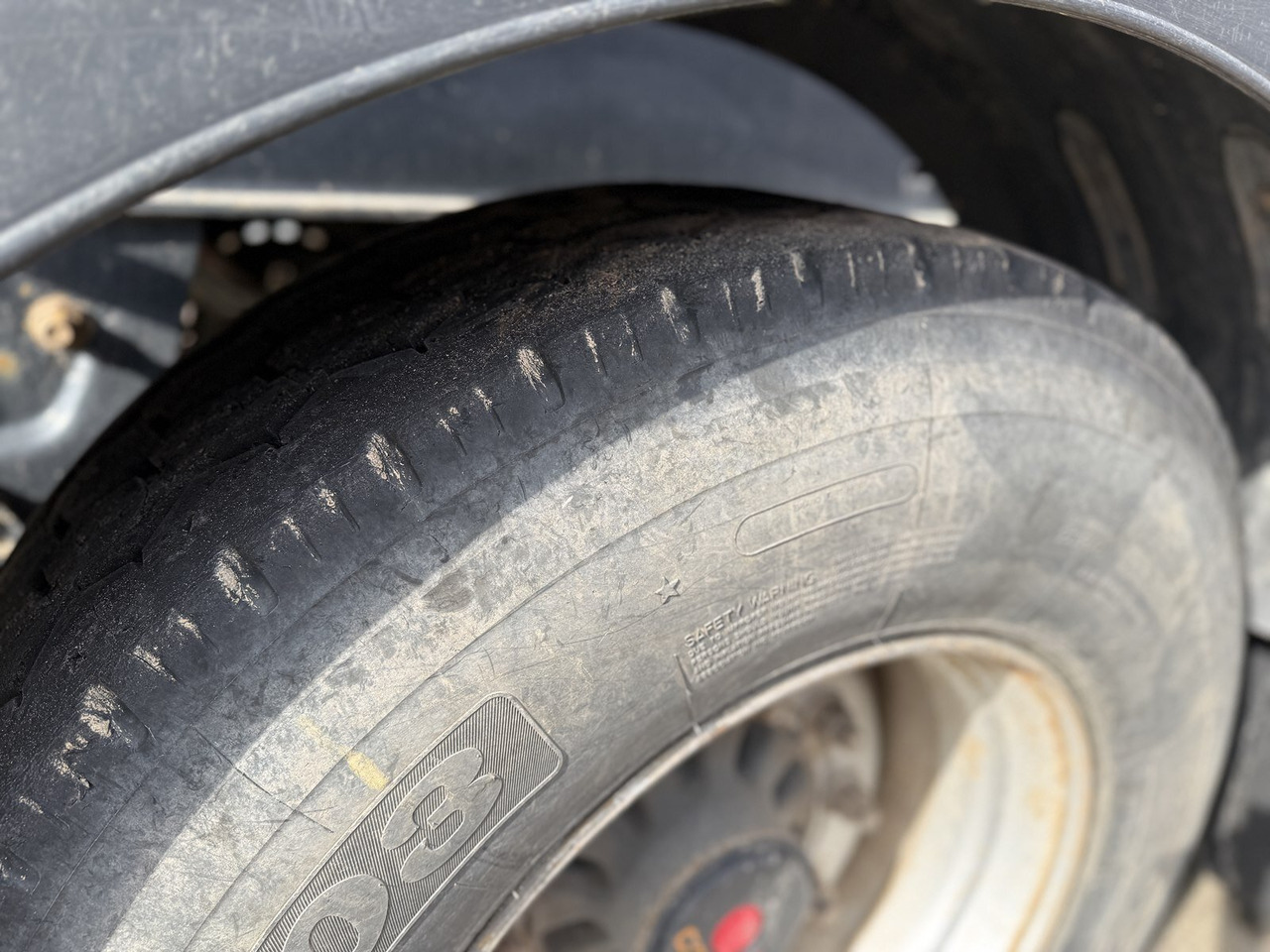 Schwarzmüller K-Serie Kippauflieger, Hardoxmulde ca. 24/26m³, Liftachse K-Serie Kippauflieger, Hardoxmulde ca. 24/26m³, Liftachse - Semi-remorque: photos 4 Schwarzmüller K-Serie Kippauflieger, Hardoxmulde ca. 24/26m³, Liftachse K-Serie Kippauflieger, Hardoxmulde ca. 24/26m³, Liftachse - Semi-remorque: photos 4