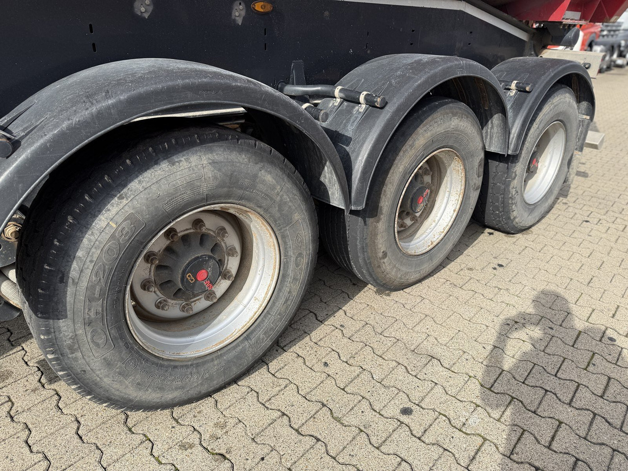 Schwarzmüller K-Serie Kippauflieger, Hardoxmulde ca. 24/26m³, Liftachse K-Serie Kippauflieger, Hardoxmulde ca. 24/26m³, Liftachse - Semi-remorque: photos 3 Schwarzmüller K-Serie Kippauflieger, Hardoxmulde ca. 24/26m³, Liftachse K-Serie Kippauflieger, Hardoxmulde ca. 24/26m³, Liftachse - Semi-remorque: photos 3