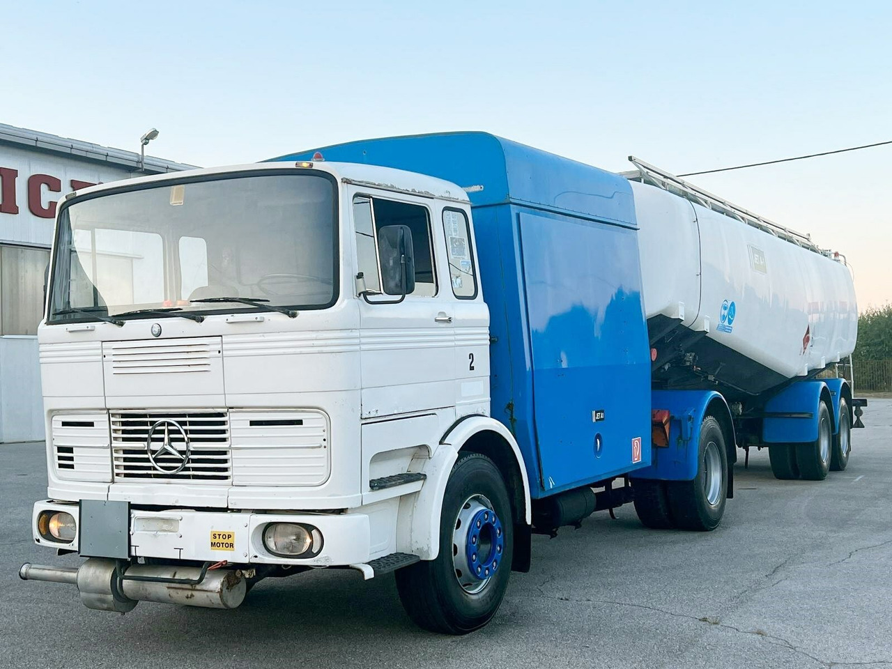 Tracteur routier Mercedes-Benz 1923 4x2 1923 4x2: photos 9