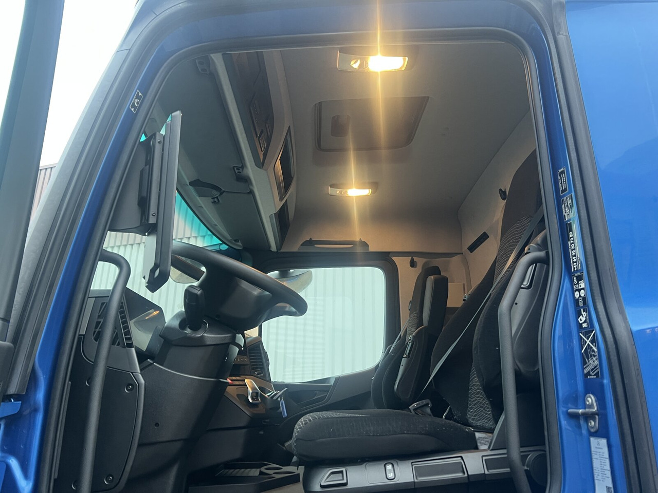 Mercedes-Benz Actros 1843 LS 4x4 HAD Actros 1843 LS 4x4 HAD, HydroDrive, MirrorCam, MultimediaCockpit - Tracteur routier: photos 5 Mercedes-Benz Actros 1843 LS 4x4 HAD Actros 1843 LS 4x4 HAD, HydroDrive, MirrorCam, MultimediaCockpit - Tracteur routier: photos 5