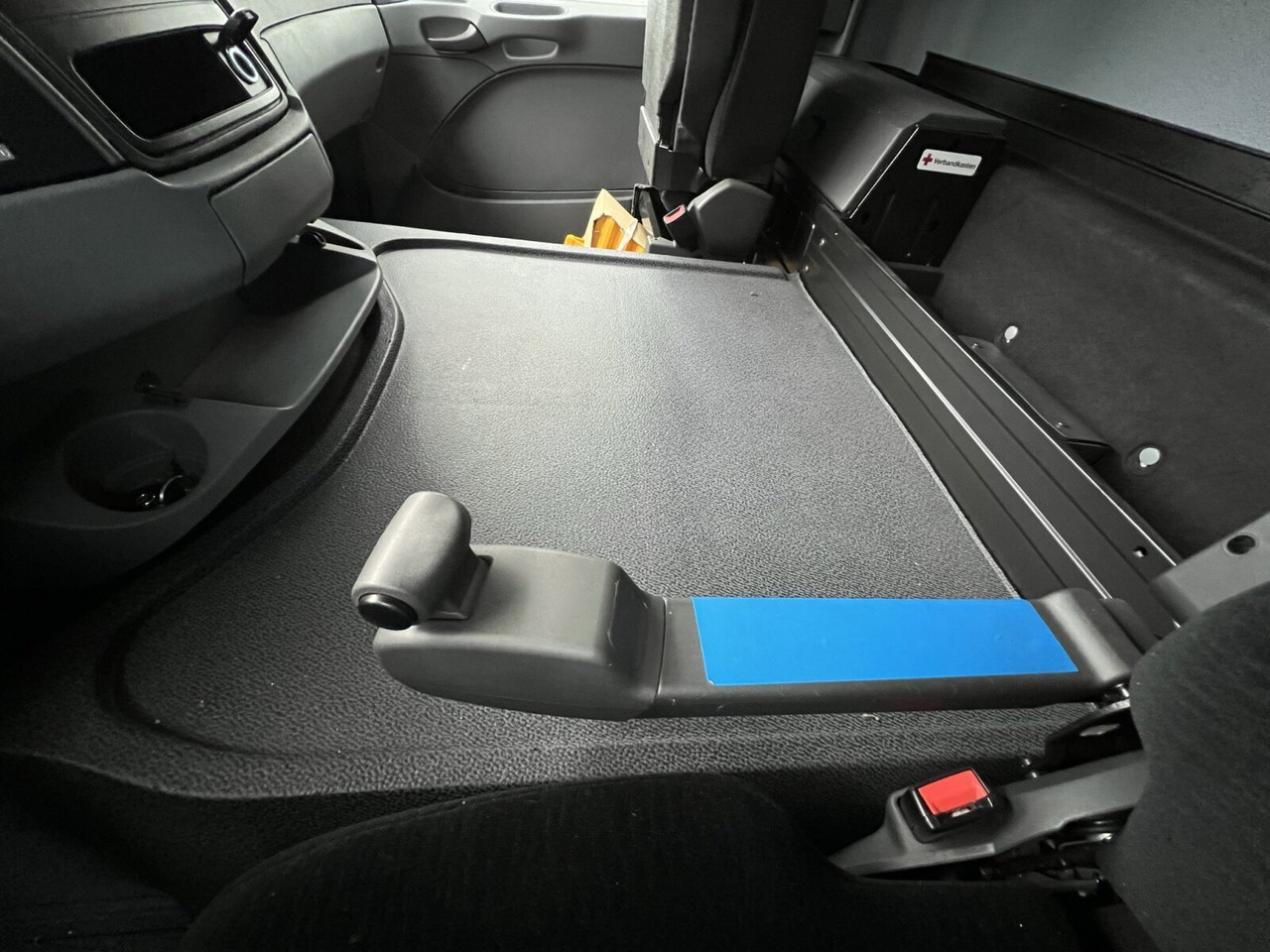 Mercedes-Benz Actros 2141 K 4x2 Actros 2141 K 4x2 - Tracteur routier: photos 3 Mercedes-Benz Actros 2141 K 4x2 Actros 2141 K 4x2 - Tracteur routier: photos 3