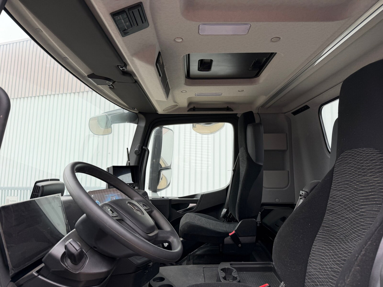 Mercedes-Benz Arocs 1840 K 4x2 Arocs 1840 K 4x2, MultimediaCockpit, 2x Nebenantrieb, NMV & Motorabtrieb - Tracteur routier: photos 3 Mercedes-Benz Arocs 1840 K 4x2 Arocs 1840 K 4x2, MultimediaCockpit, 2x Nebenantrieb, NMV & Motorabtrieb - Tracteur routier: photos 3