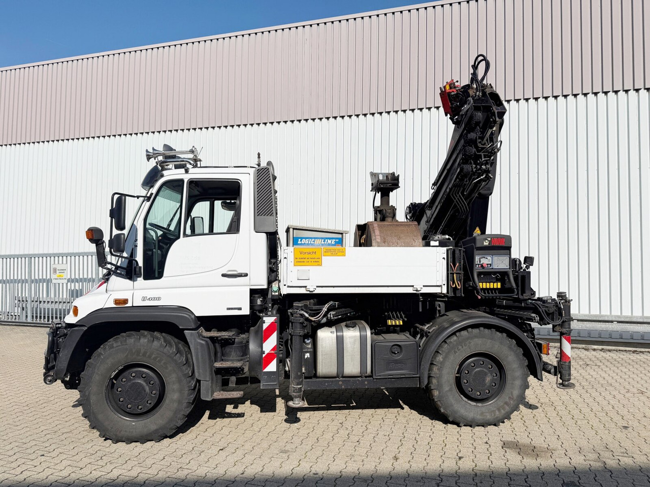 Unimog U400 4x4 U400 4x4, Frontzapfwelle, Heckkran Hiab XS 144-E4 HiDuo, Seilwinde, Funk - Grue mobile: photos 4 Unimog U400 4x4 U400 4x4, Frontzapfwelle, Heckkran Hiab XS 144-E4 HiDuo, Seilwinde, Funk - Grue mobile: photos 4