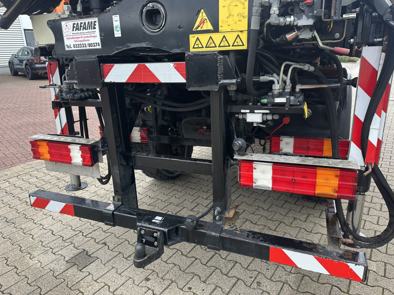Unimog U500 4x4 U500 4x4 405/40 mit Heckkran Hiab 077-1 HiDuo, absattelbar, Funk - Véhicule utilitaire: photos 2 Unimog U500 4x4 U500 4x4 405/40 mit Heckkran Hiab 077-1 HiDuo, absattelbar, Funk - Véhicule utilitaire: photos 2