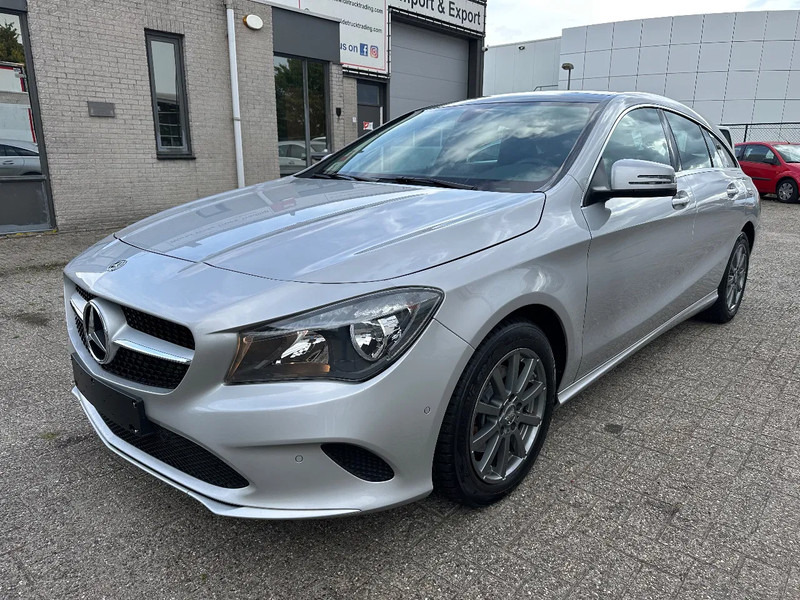 Mercedes-Benz CLA-Klasse 200 D - SHOOTING BRAKE + SUNROOF + NAVI - Voiture: photos 1 Mercedes-Benz CLA-Klasse 200 D - SHOOTING BRAKE + SUNROOF + NAVI - Voiture: photos 1