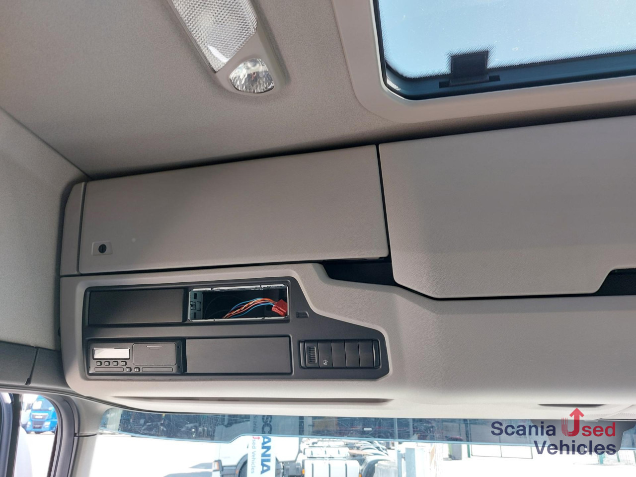 SCANIA G 410 B6x2*4NA Planen Boardwand Navi Lenk Liftachs - Camion à rideaux coulissants: photos 5 SCANIA G 410 B6x2*4NA Planen Boardwand Navi Lenk Liftachs - Camion à rideaux coulissants: photos 5