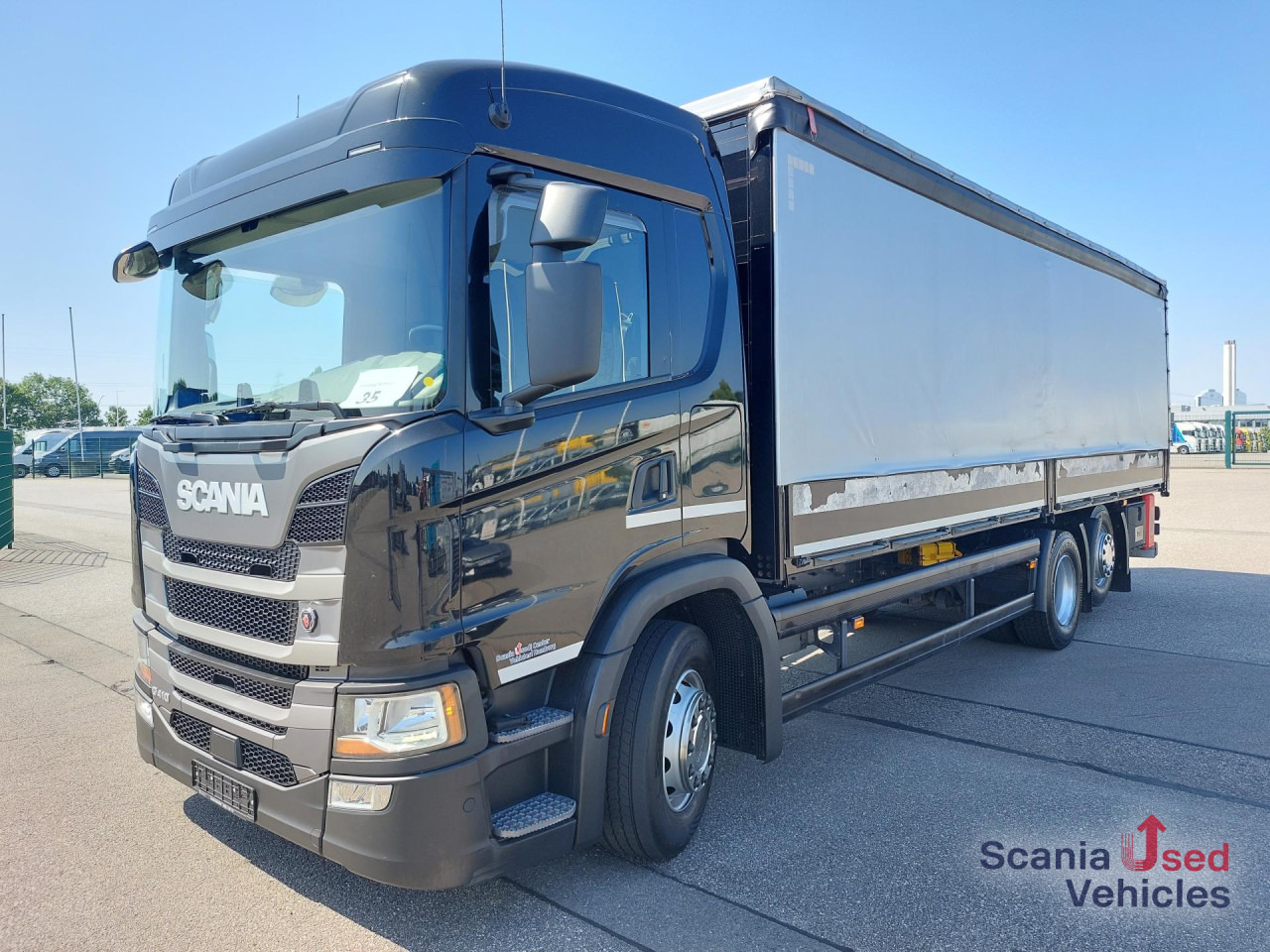 SCANIA G 410 B6x2*4NA Planen Boardwand Navi Lenk Liftachs - Camion à rideaux coulissants: photos 1 SCANIA G 410 B6x2*4NA Planen Boardwand Navi Lenk Liftachs - Camion à rideaux coulissants: photos 1