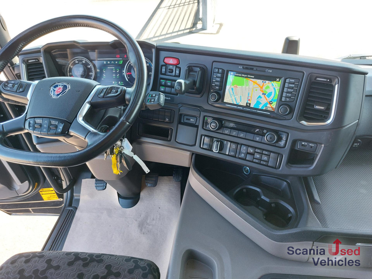 SCANIA G 410 B6x2*4NA Planen Boardwand Navi Lenk Liftachs - Camion à rideaux coulissants: photos 4 SCANIA G 410 B6x2*4NA Planen Boardwand Navi Lenk Liftachs - Camion à rideaux coulissants: photos 4