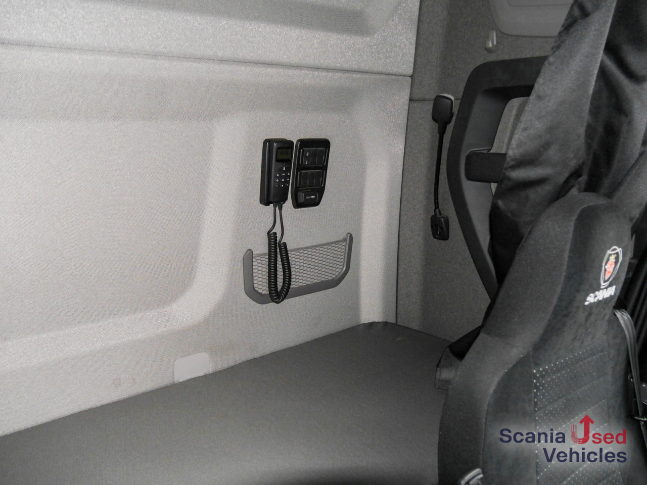 SCANIA R 410 B6x2*4NB - Pritsche / Plane / LBW - - Camion à rideaux coulissants: photos 3 SCANIA R 410 B6x2*4NB - Pritsche / Plane / LBW - - Camion à rideaux coulissants: photos 3