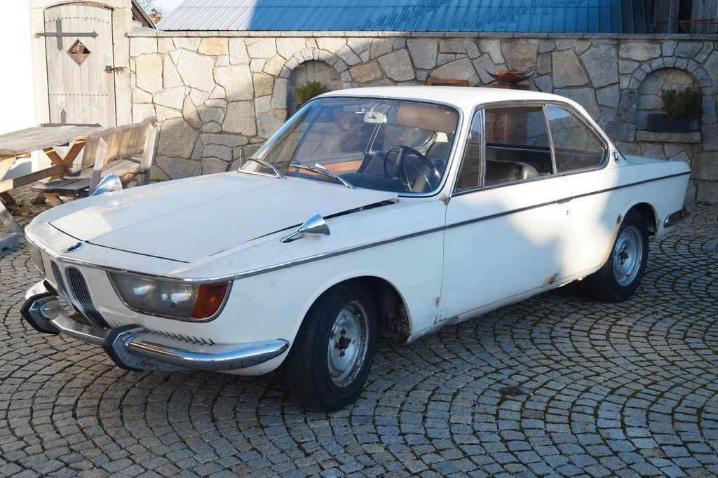 BMW 2000 CS - Voiture: photos 2 BMW 2000 CS - Voiture: photos 2