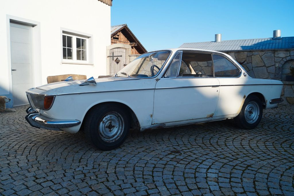 BMW 2000 CS - Voiture: photos 5 BMW 2000 CS - Voiture: photos 5