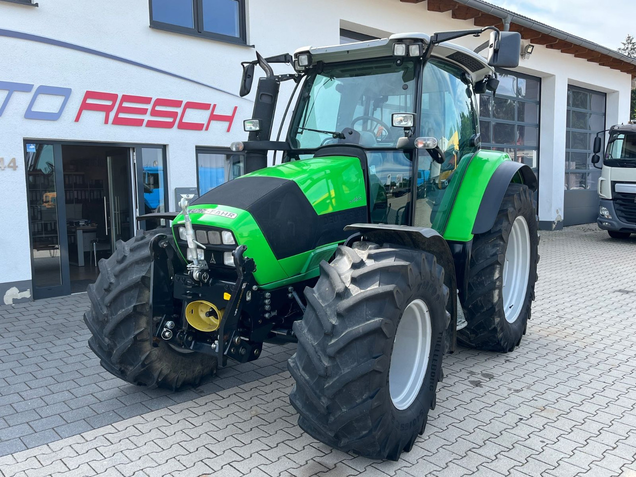 Deutz-Fahr K420 Agrotron 2727 Bstd. Fronthydraulik Zapfwell - Tracteur agricole: photos 1 Deutz-Fahr K420 Agrotron 2727 Bstd. Fronthydraulik Zapfwell - Tracteur agricole: photos 1