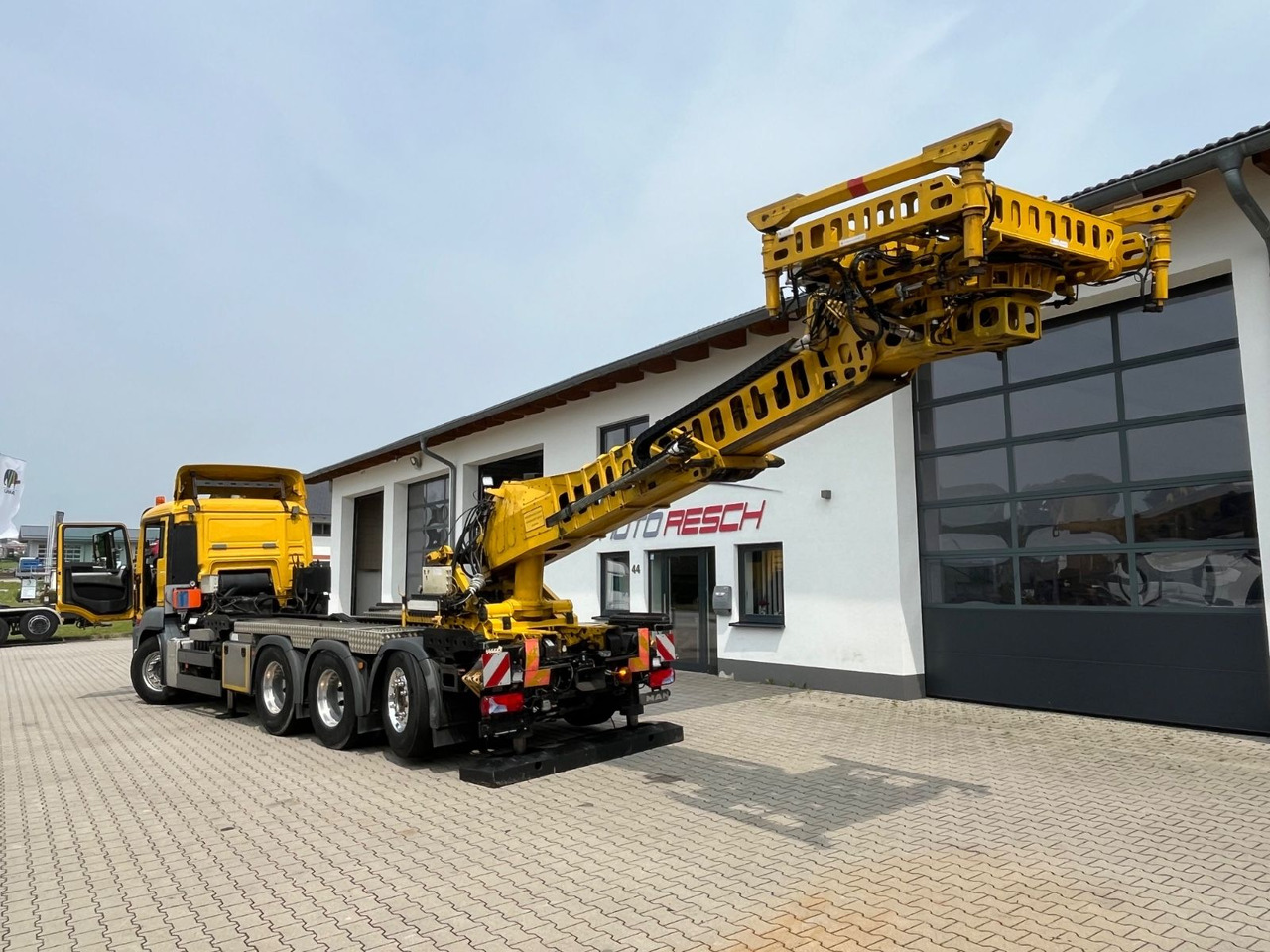 MAN TGS 35.480 8x4-4BL Deuringer Garagentransporter - Camion grue: photos 3 MAN TGS 35.480 8x4-4BL Deuringer Garagentransporter - Camion grue: photos 3