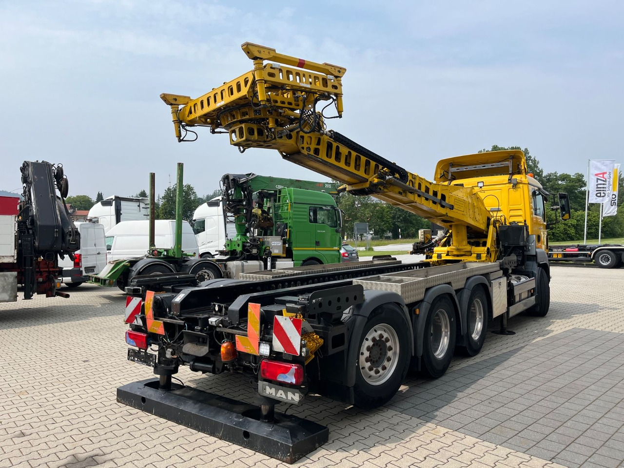 MAN TGS 35.480 8x4-4BL Deuringer Garagentransporter - Camion grue: photos 5 MAN TGS 35.480 8x4-4BL Deuringer Garagentransporter - Camion grue: photos 5