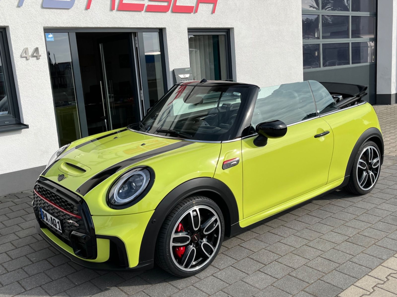 Voiture MINI John Cooper Works Cabrio: photos 1