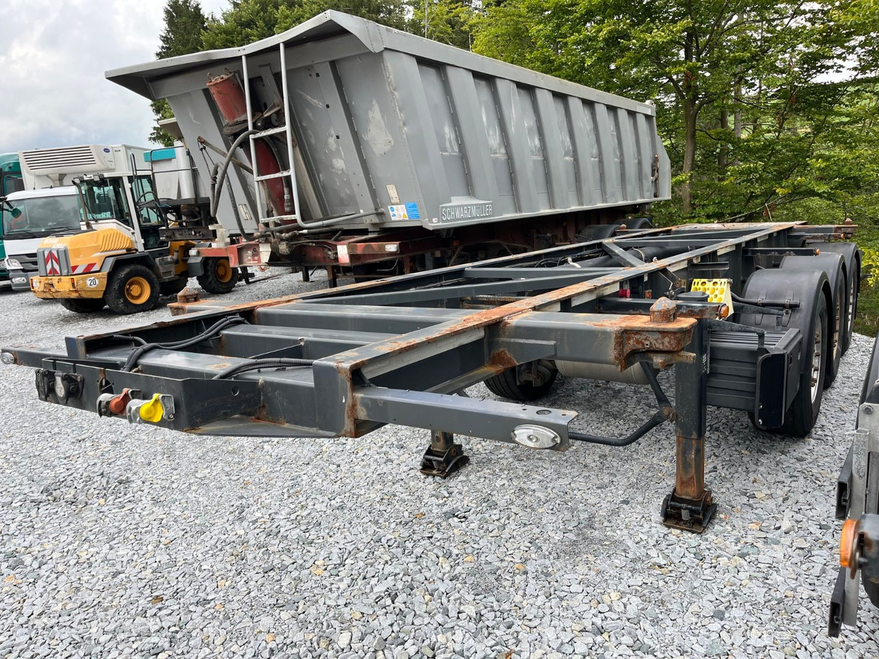 Schwarzmüller S1 R-Serie Tank Chassis ADR SAF Alufelgen - Semi-remorque porte-conteneur/ Caisse mobile: photos 3 Schwarzmüller S1 R-Serie Tank Chassis ADR SAF Alufelgen - Semi-remorque porte-conteneur/ Caisse mobile: photos 3