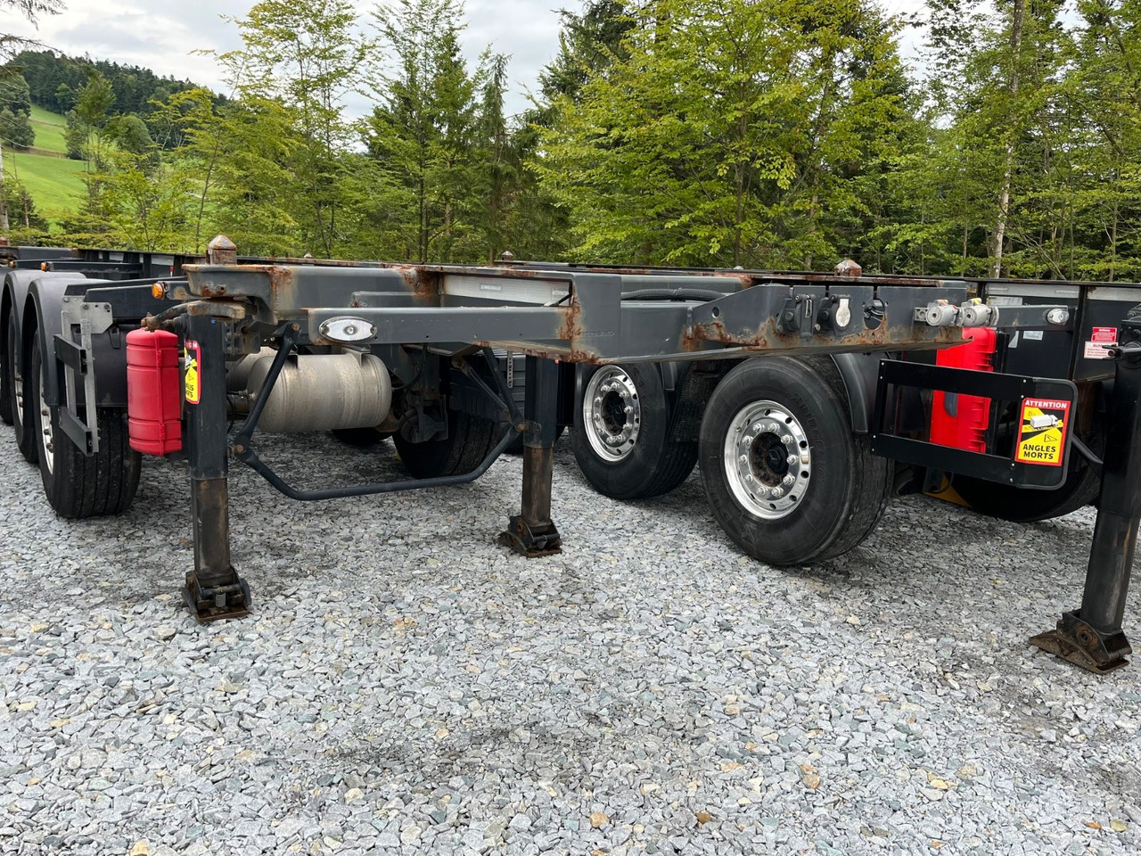 Schwarzmüller S1 R-Serie Tank Chassis ADR SAF Alufelgen - Semi-remorque porte-conteneur/ Caisse mobile: photos 2 Schwarzmüller S1 R-Serie Tank Chassis ADR SAF Alufelgen - Semi-remorque porte-conteneur/ Caisse mobile: photos 2