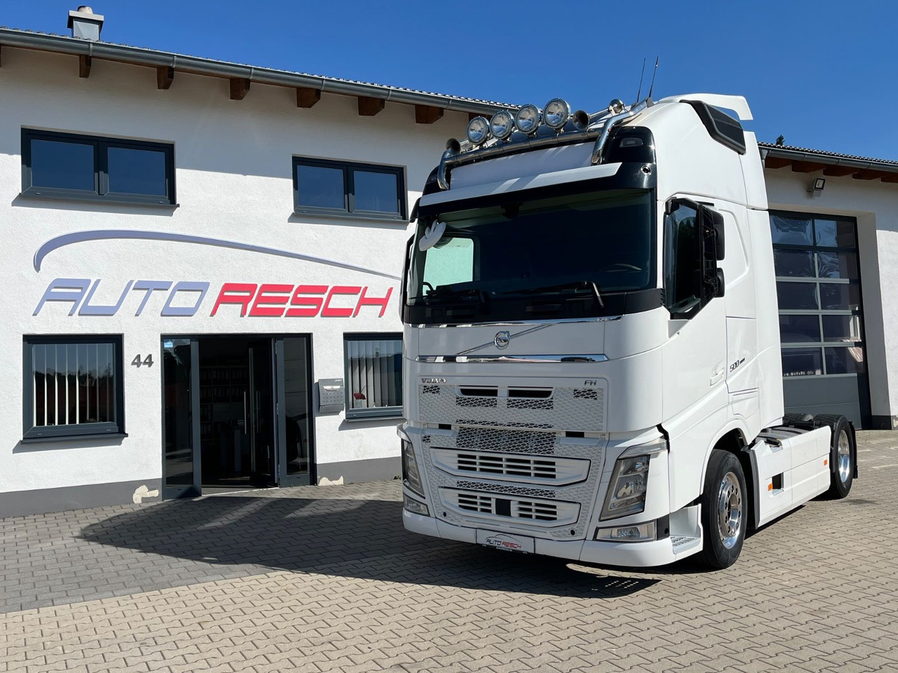 Volvo FH 500 Lowdeck Mega Standklima NAVI - Tracteur routier: photos 1 Volvo FH 500 Lowdeck Mega Standklima NAVI - Tracteur routier: photos 1