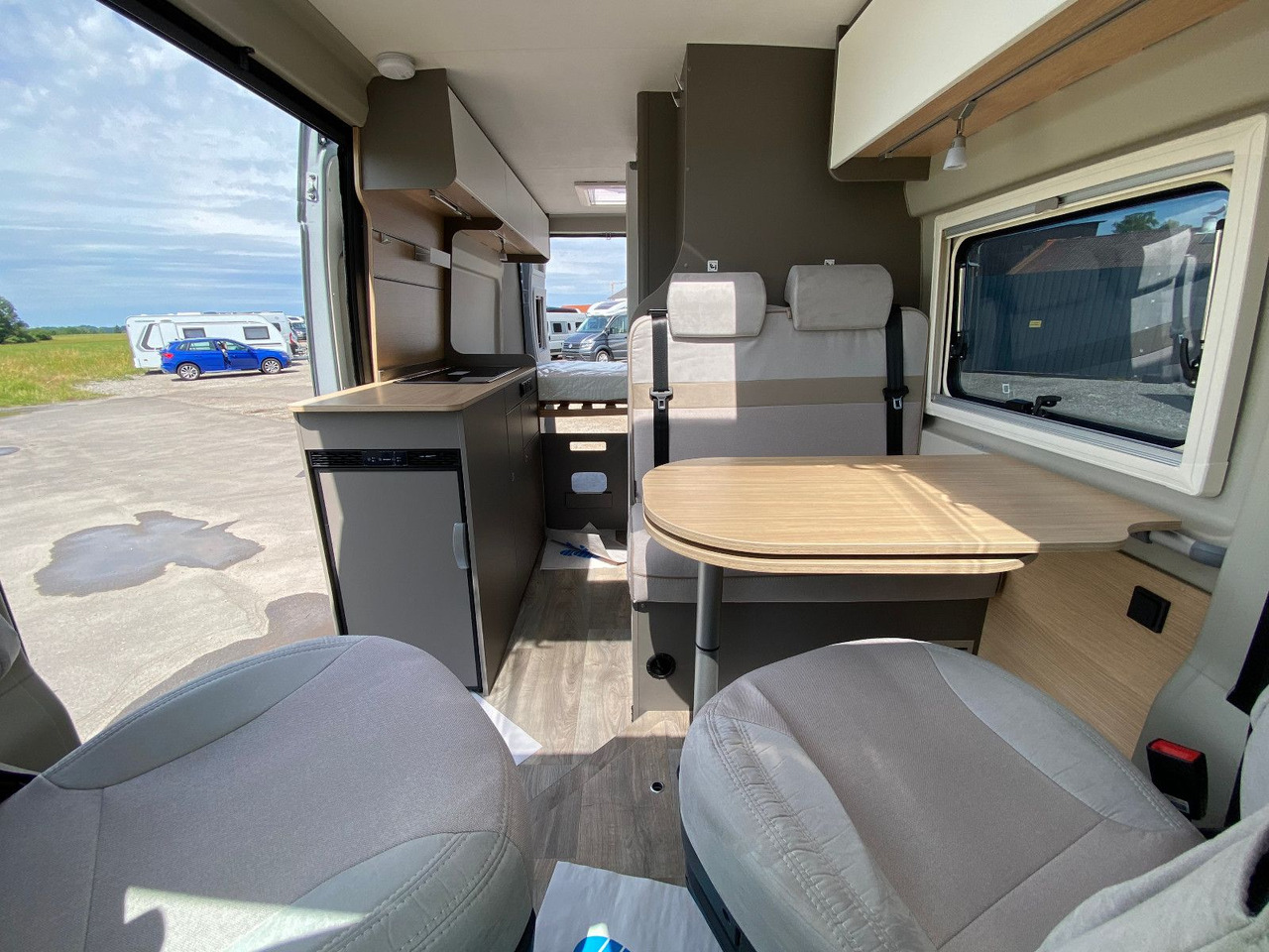 Fourgon aménagé Carado CV 600 Dieselstandheizung, Skyroof, white Label: photos 14